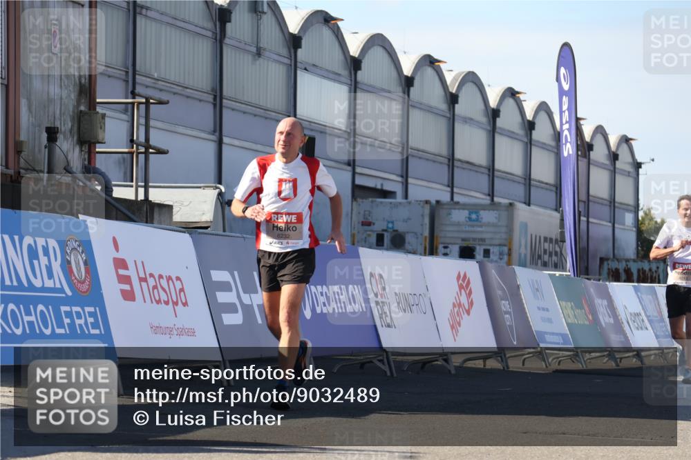 03.10.2025 - Köhlbrandbrückenlauf Luisa Fischer http://msf.ph/oto/9032489 03.10.2025 13:08:38 Ziel 4195, 4320, 4417, 5792, 6232, 6424, 6534, 6647, 6805 meine-sportfotos.de