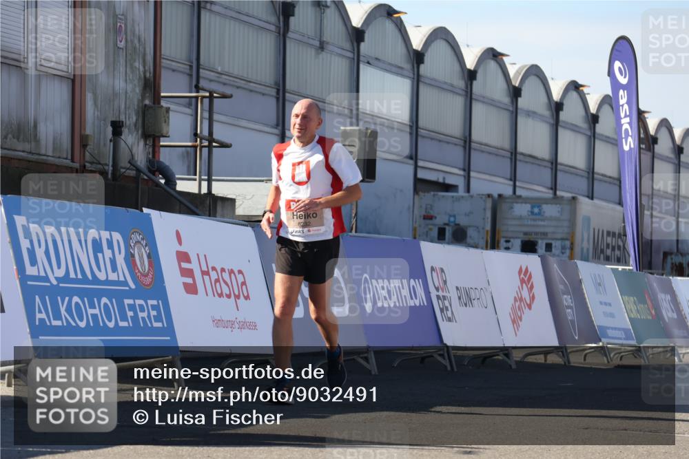 03.10.2025 - Köhlbrandbrückenlauf Luisa Fischer http://msf.ph/oto/9032491 03.10.2025 13:08:39 Ziel 4195, 4320, 4417, 5792, 6232, 6424, 6534, 6647, 6805 meine-sportfotos.de
