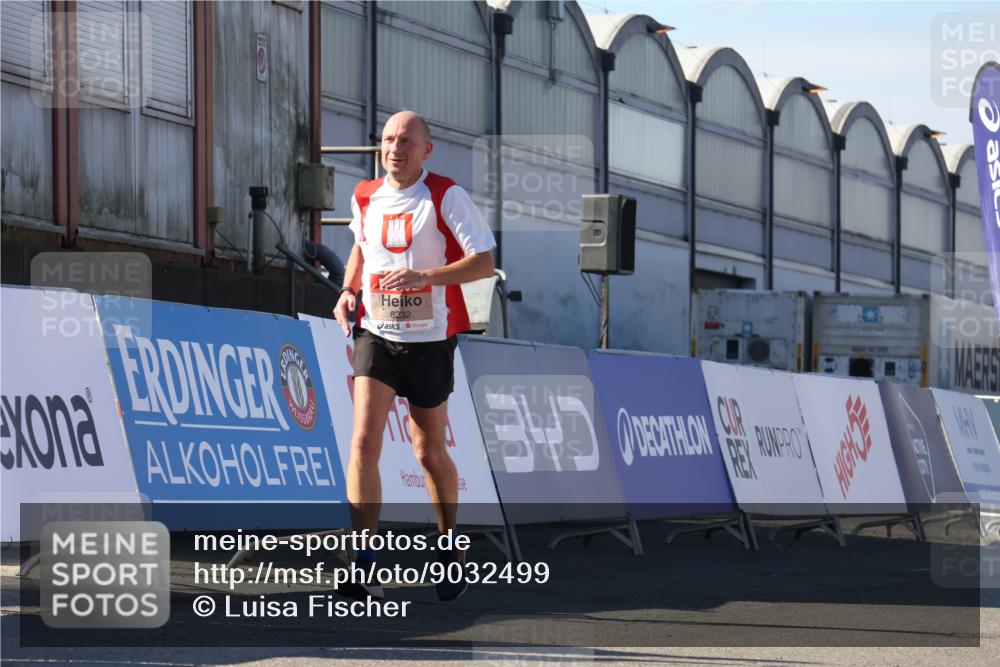 03.10.2025 - Köhlbrandbrückenlauf Luisa Fischer http://msf.ph/oto/9032499 03.10.2025 13:08:39 Ziel 4195, 4320, 4417, 5792, 6232, 6424, 6534, 6647, 6805 meine-sportfotos.de