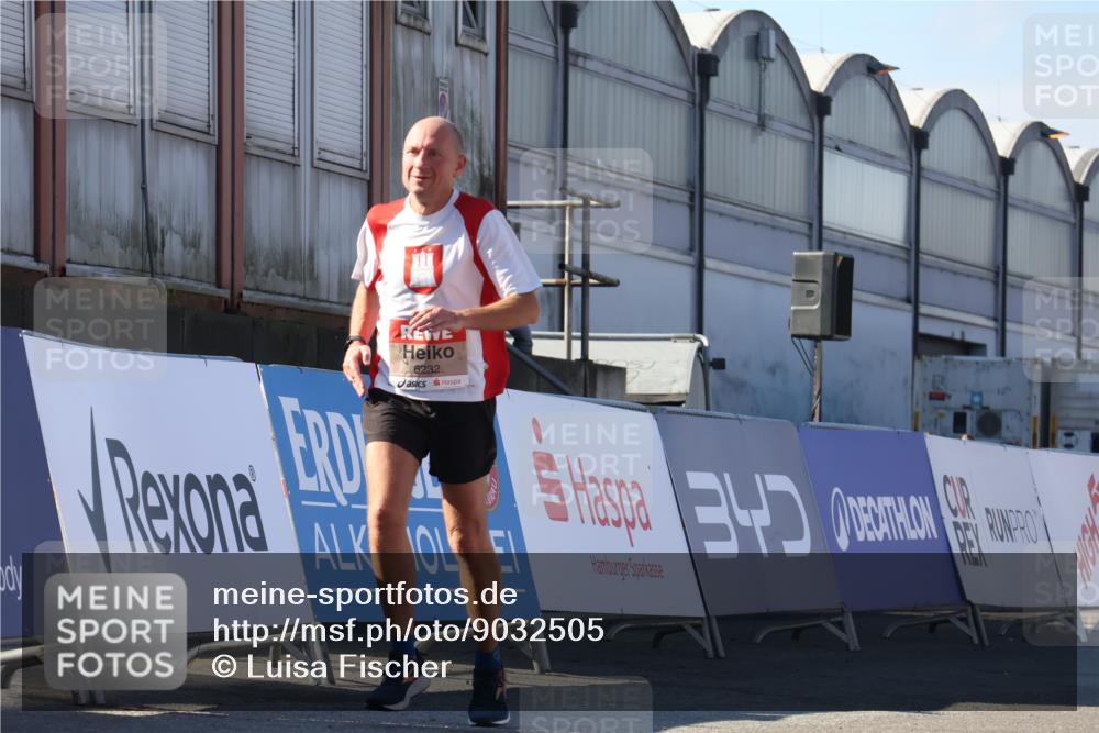 03.10.2025 - Köhlbrandbrückenlauf Luisa Fischer http://msf.ph/oto/9032505 03.10.2025 13:08:40 Ziel 4195, 4213, 4320, 4417, 5792, 6232, 6424, 6534, 6647, 6805 meine-sportfotos.de