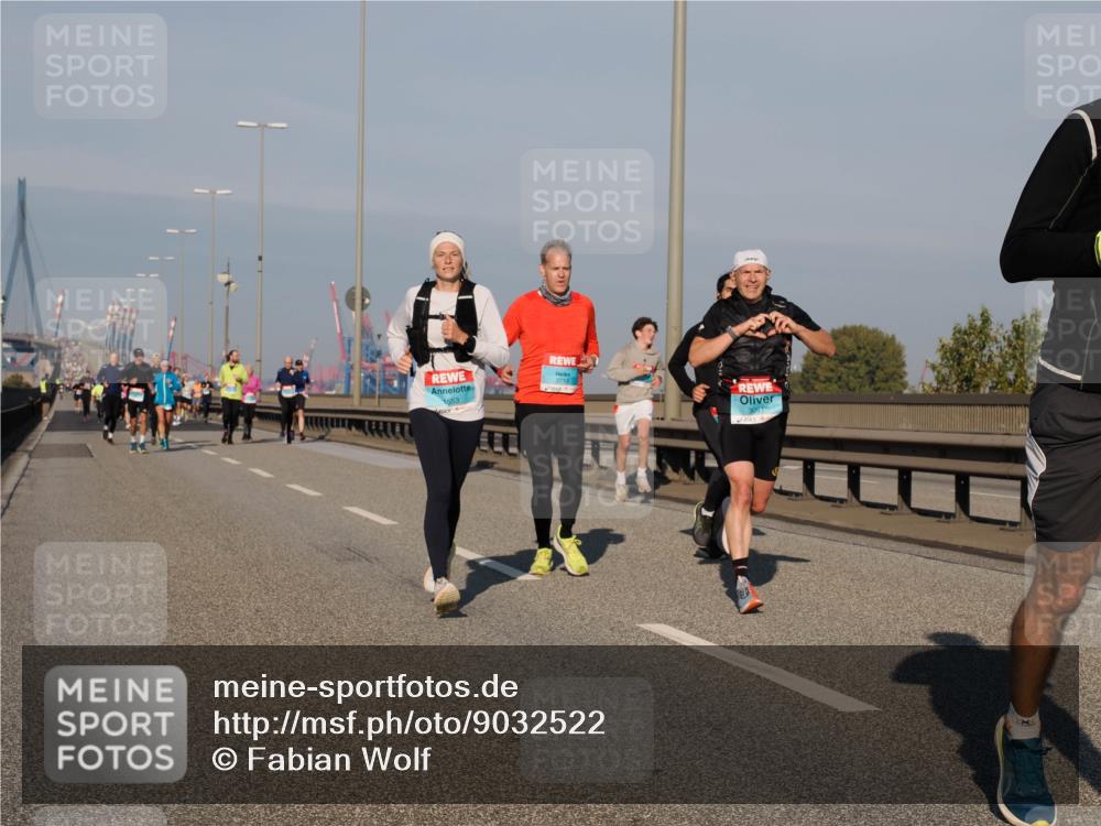 03.10.2025 - Köhlbrandbrückenlauf Fabian Wolf http://msf.ph/oto/9032522 03.10.2025 09:46:40 Position 3 3719, 1553, 3091 meine-sportfotos.de