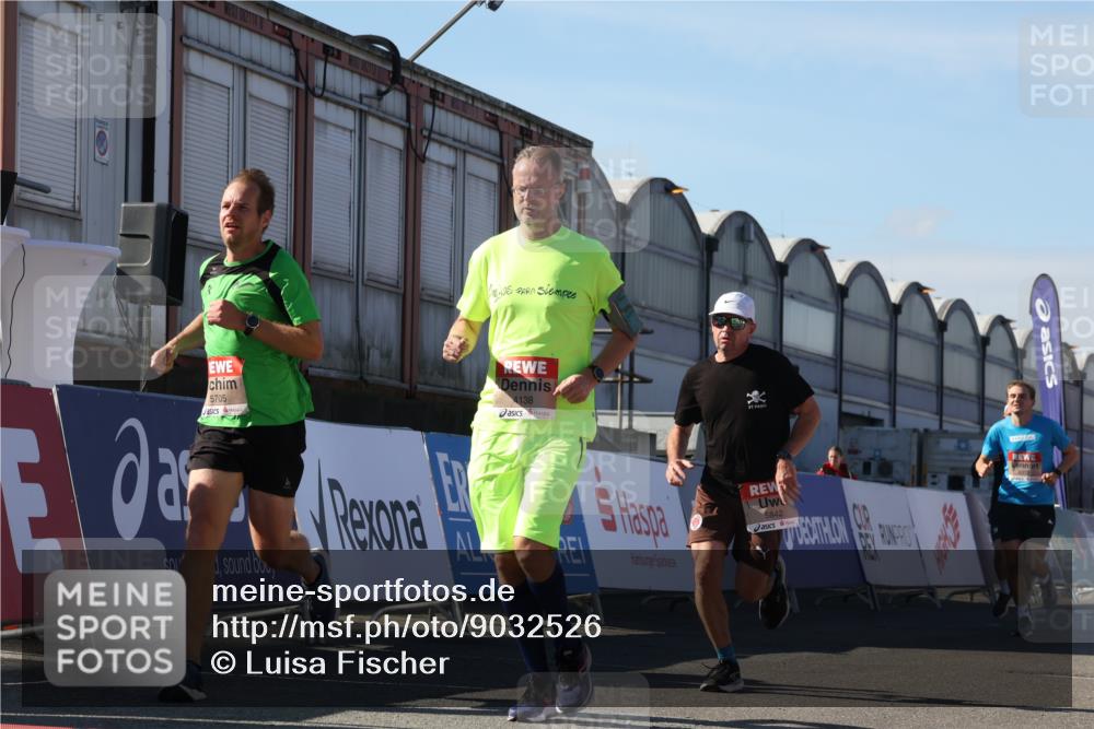 03.10.2025 - Köhlbrandbrückenlauf Luisa Fischer http://msf.ph/oto/9032526 03.10.2025 13:08:55 Ziel 4057, 4138, 4213, 4340, 4403, 4505, 4544, 5705, 5842, 6034, 6233, 6372 meine-sportfotos.de