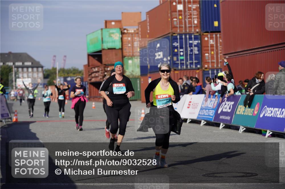 03.10.2025 - Köhlbrandbrückenlauf Michael Burmester http://msf.ph/oto/9032528 03.10.2025 10:39:56 Ziel 2288, 2426, 2516, 3456 meine-sportfotos.de
