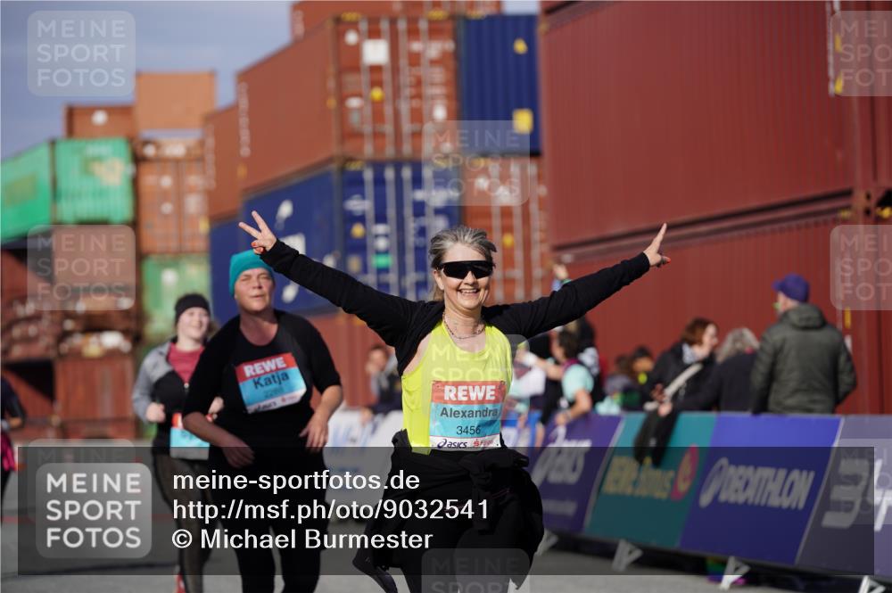03.10.2025 - Köhlbrandbrückenlauf Michael Burmester http://msf.ph/oto/9032541 03.10.2025 10:39:57 Ziel 2288, 2426, 2516, 3456 meine-sportfotos.de