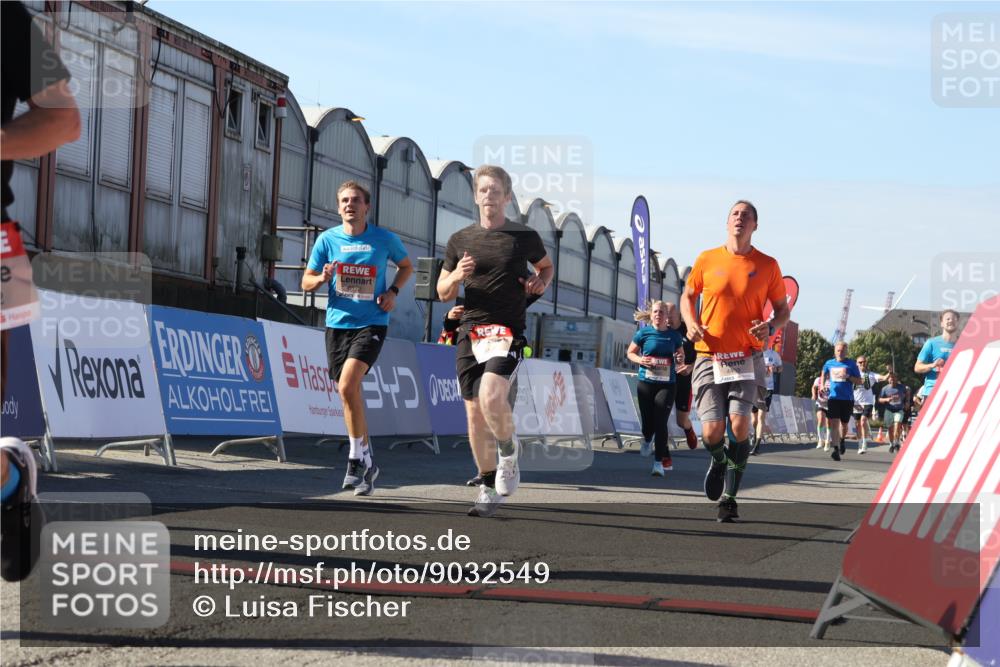03.10.2025 - Köhlbrandbrückenlauf Luisa Fischer http://msf.ph/oto/9032549 03.10.2025 13:08:57 Ziel 4057, 4138, 4340, 4346, 4381, 4403, 4505, 4544, 5705, 5842, 6034, 6233, 6372 meine-sportfotos.de