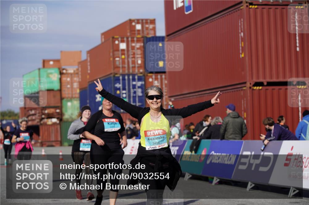 03.10.2025 - Köhlbrandbrückenlauf Michael Burmester http://msf.ph/oto/9032554 03.10.2025 10:39:58 Ziel 2288, 2426, 2516, 3456 meine-sportfotos.de