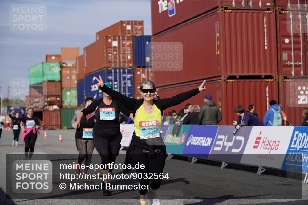 03.10.2025 - Köhlbrandbrückenlauf Michael Burmester http://msf.ph/oto/9032564 03.10.2025 10:39:58 Ziel 2288, 2426, 2516, 3456 meine-sportfotos.de