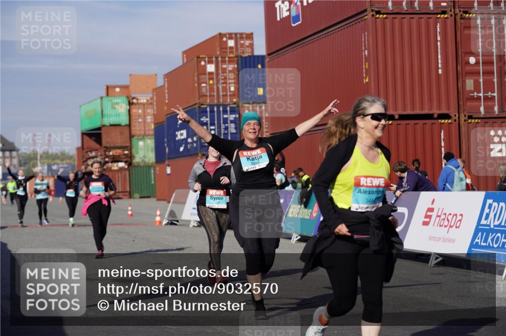 03.10.2025 - Köhlbrandbrückenlauf Michael Burmester http://msf.ph/oto/9032570 03.10.2025 10:39:59 Ziel 2288, 2426, 2516, 3456 meine-sportfotos.de