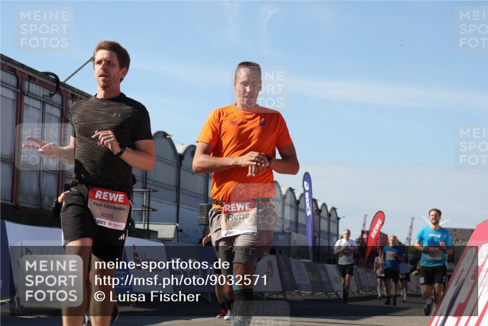 03.10.2025 - Köhlbrandbrückenlauf Luisa Fischer http://msf.ph/oto/9032571 03.10.2025 13:08:59 Ziel 4057, 4138, 4197, 4340, 4346, 4381, 4403, 4505, 4544, 5705, 5842, 6233, 6372 meine-sportfotos.de