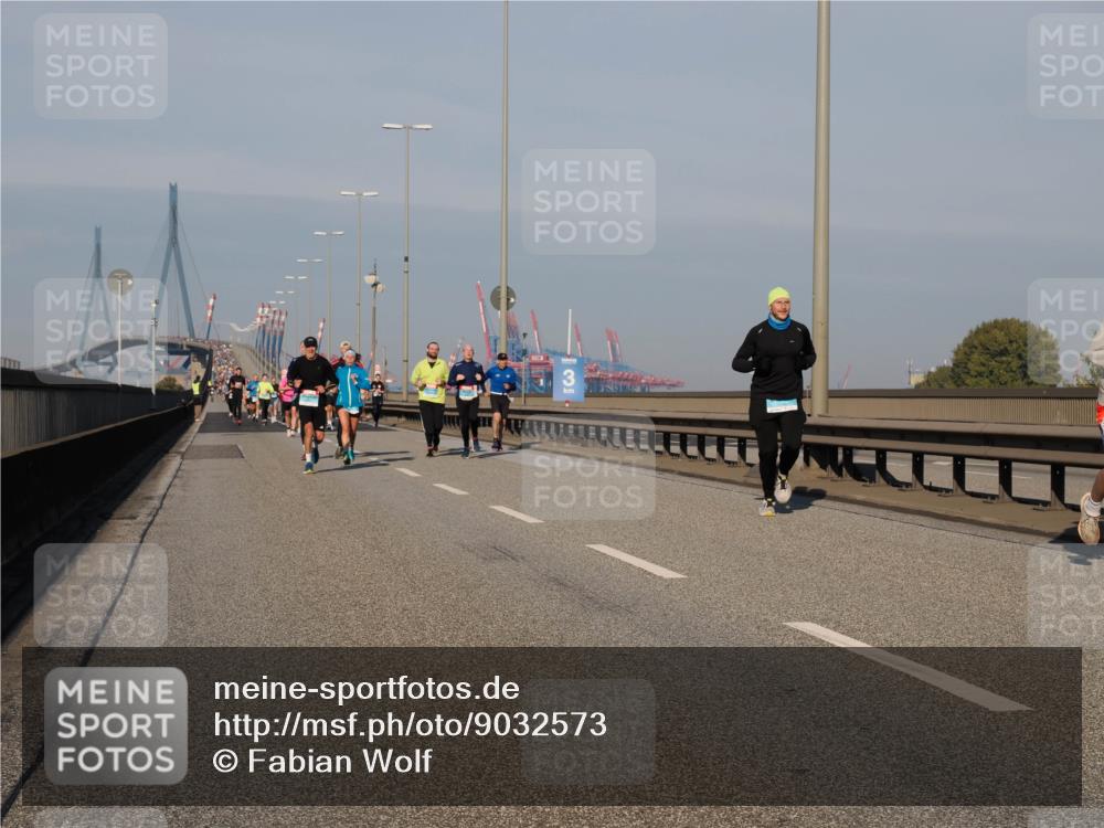 03.10.2025 - Köhlbrandbrückenlauf Fabian Wolf http://msf.ph/oto/9032573 03.10.2025 09:46:43 Position 3 3 meine-sportfotos.de