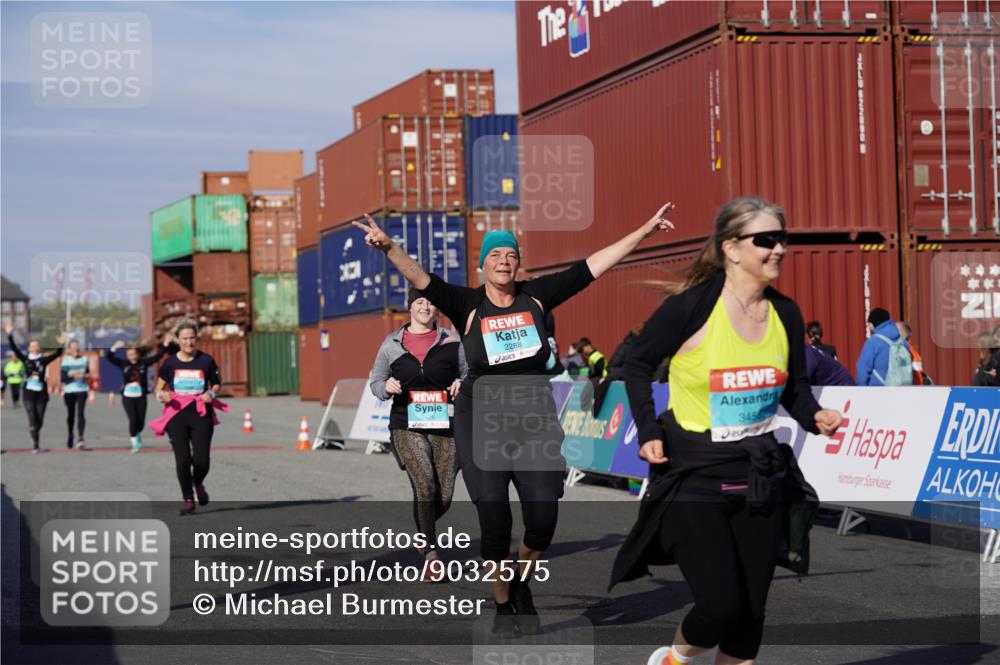 03.10.2025 - Köhlbrandbrückenlauf Michael Burmester http://msf.ph/oto/9032575 03.10.2025 10:39:59 Ziel 2288, 2426, 2516, 3456 meine-sportfotos.de