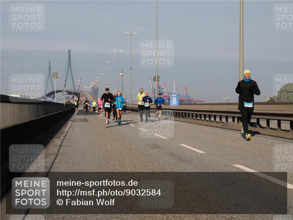 03.10.2025 - Köhlbrandbrückenlauf Fabian Wolf http://msf.ph/oto/9032584 03.10.2025 09:46:44 Position 3 3 meine-sportfotos.de