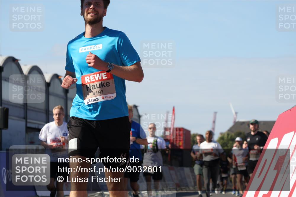 03.10.2025 - Köhlbrandbrückenlauf Luisa Fischer http://msf.ph/oto/9032601 03.10.2025 13:09:03 Ziel 4057, 4138, 4197, 4346, 4351, 4381, 4403, 4505, 4544, 5242, 5705, 5842, 5953, 6372, 6630, 6814, 6816 meine-sportfotos.de