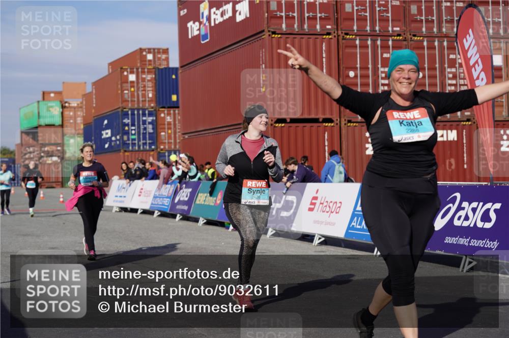 03.10.2025 - Köhlbrandbrückenlauf Michael Burmester http://msf.ph/oto/9032611 03.10.2025 10:40:01 Ziel 2288, 2426, 2516, 2926, 2927, 2928 meine-sportfotos.de