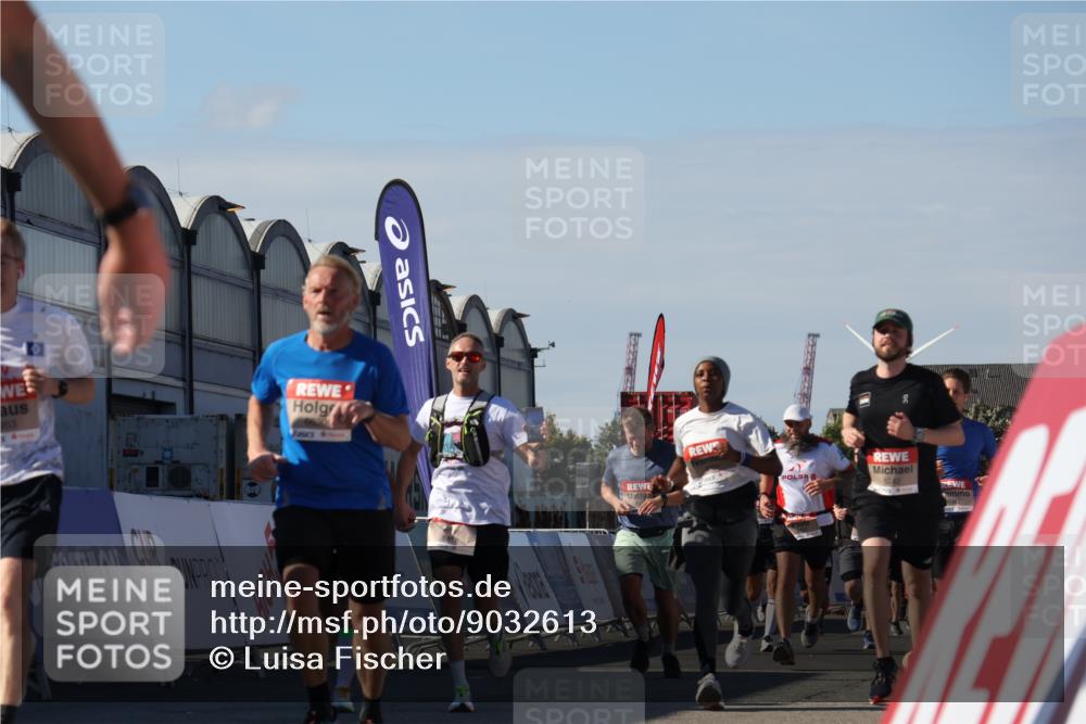 03.10.2025 - Köhlbrandbrückenlauf Luisa Fischer http://msf.ph/oto/9032613 03.10.2025 13:09:04 Ziel 4057, 4138, 4197, 4346, 4351, 4381, 4403, 4505, 4544, 5242, 5705, 5842, 5953, 6372, 6630, 6814, 6816 meine-sportfotos.de