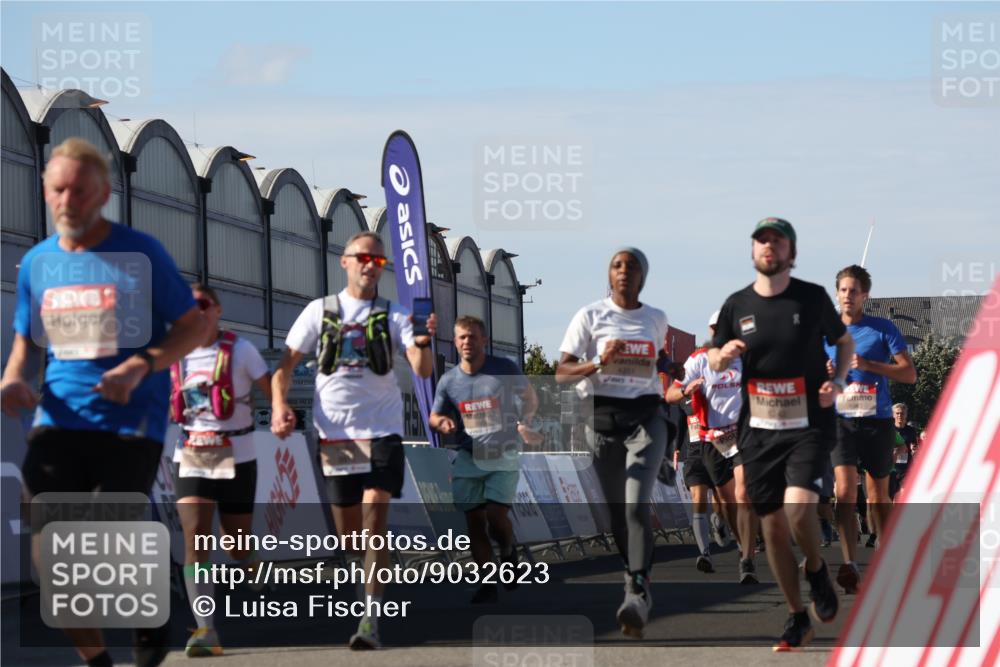 03.10.2025 - Köhlbrandbrückenlauf Luisa Fischer http://msf.ph/oto/9032623 03.10.2025 13:09:05 Ziel 4057, 4138, 4197, 4346, 4351, 4381, 4403, 4486, 4505, 4901, 5242, 5705, 5842, 5953, 6372, 6562, 6630, 6814, 6816 meine-sportfotos.de