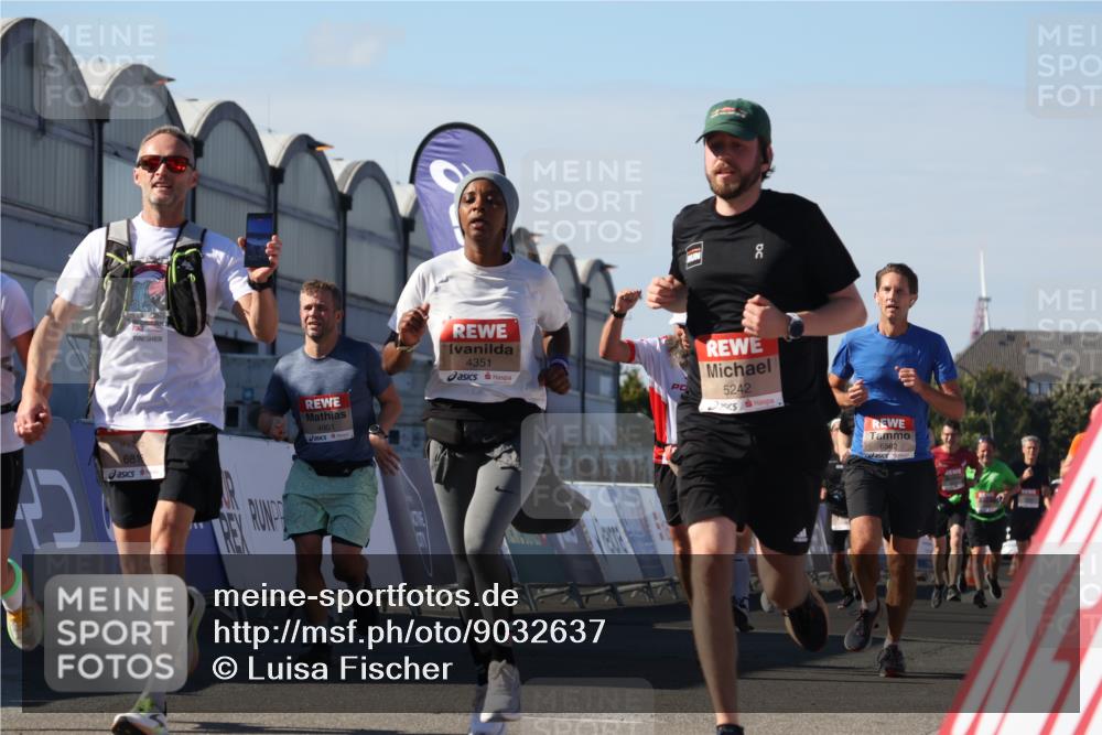 03.10.2025 - Köhlbrandbrückenlauf Luisa Fischer http://msf.ph/oto/9032637 03.10.2025 13:09:07 Ziel 4057, 4197, 4346, 4351, 4377, 4381, 4403, 4486, 4505, 4901, 5242, 5842, 5953, 6372, 6562, 6630, 6814, 6816 meine-sportfotos.de