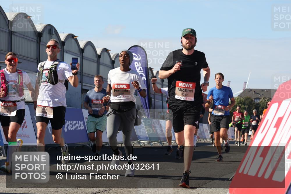 03.10.2025 - Köhlbrandbrückenlauf Luisa Fischer http://msf.ph/oto/9032641 03.10.2025 13:09:07 Ziel 4057, 4197, 4346, 4351, 4377, 4381, 4403, 4486, 4505, 4901, 5242, 5842, 5953, 6372, 6562, 6630, 6814, 6816 meine-sportfotos.de