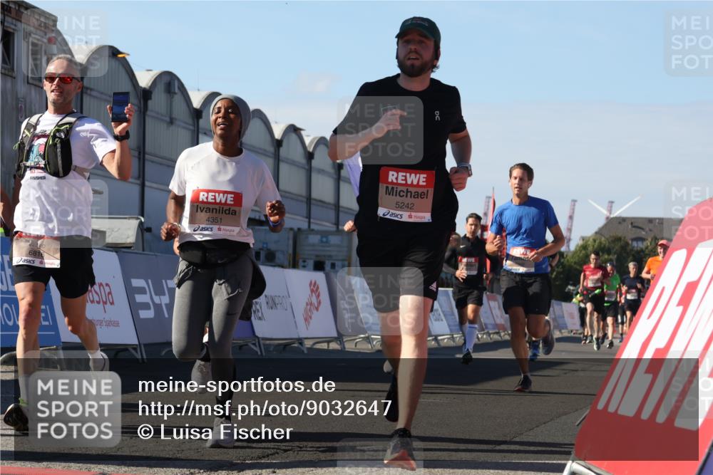 03.10.2025 - Köhlbrandbrückenlauf Luisa Fischer http://msf.ph/oto/9032647 03.10.2025 13:09:08 Ziel 4057, 4197, 4346, 4351, 4377, 4381, 4403, 4486, 4505, 4901, 5242, 5740, 5953, 6372, 6562, 6630, 6814, 6816 meine-sportfotos.de