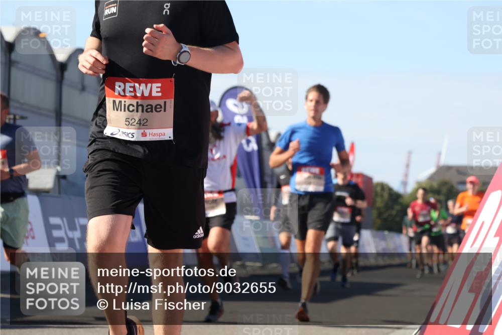 03.10.2025 - Köhlbrandbrückenlauf Luisa Fischer http://msf.ph/oto/9032655 03.10.2025 13:09:09 Ziel 4057, 4197, 4346, 4351, 4377, 4381, 4403, 4486, 4505, 4901, 5242, 5740, 5953, 6372, 6562, 6630, 6814, 6816 meine-sportfotos.de