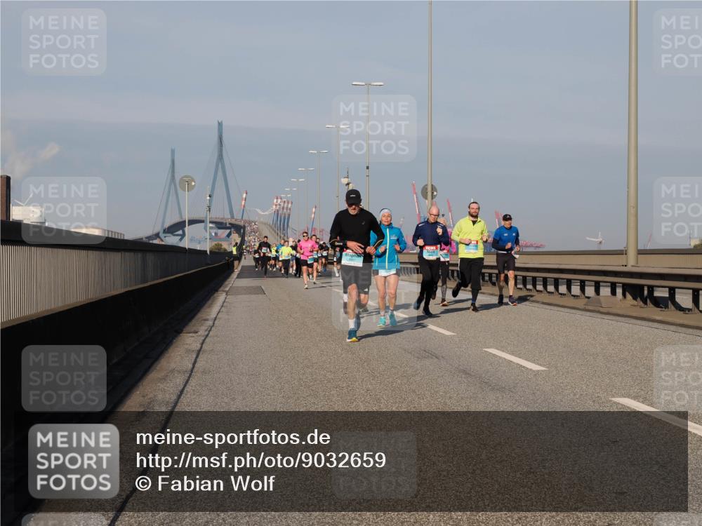 03.10.2025 - Köhlbrandbrückenlauf Fabian Wolf http://msf.ph/oto/9032659 03.10.2025 09:46:47 Position 3  meine-sportfotos.de