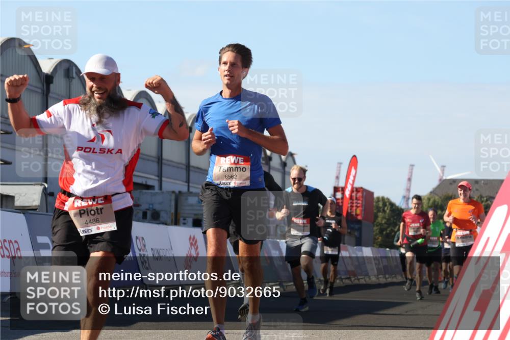 03.10.2025 - Köhlbrandbrückenlauf Luisa Fischer http://msf.ph/oto/9032665 03.10.2025 13:09:10 Ziel 4057, 4197, 4334, 4346, 4351, 4377, 4381, 4403, 4486, 4901, 5242, 5740, 5953, 6037, 6372, 6562, 6630, 6814, 6816 meine-sportfotos.de