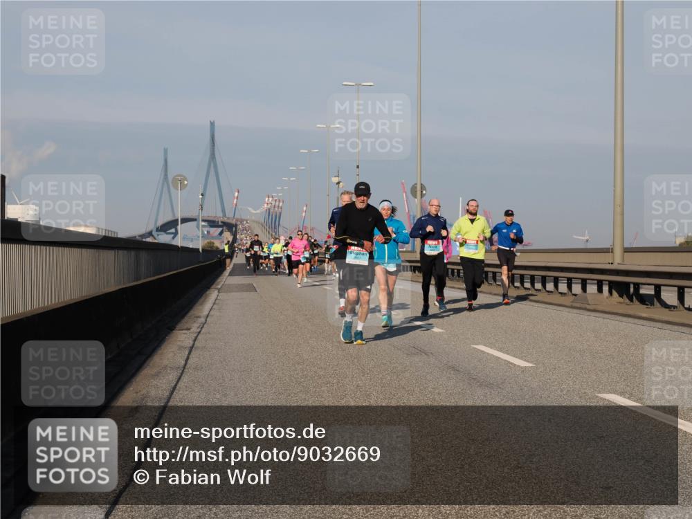 03.10.2025 - Köhlbrandbrückenlauf Fabian Wolf http://msf.ph/oto/9032669 03.10.2025 09:46:47 Position 3  meine-sportfotos.de