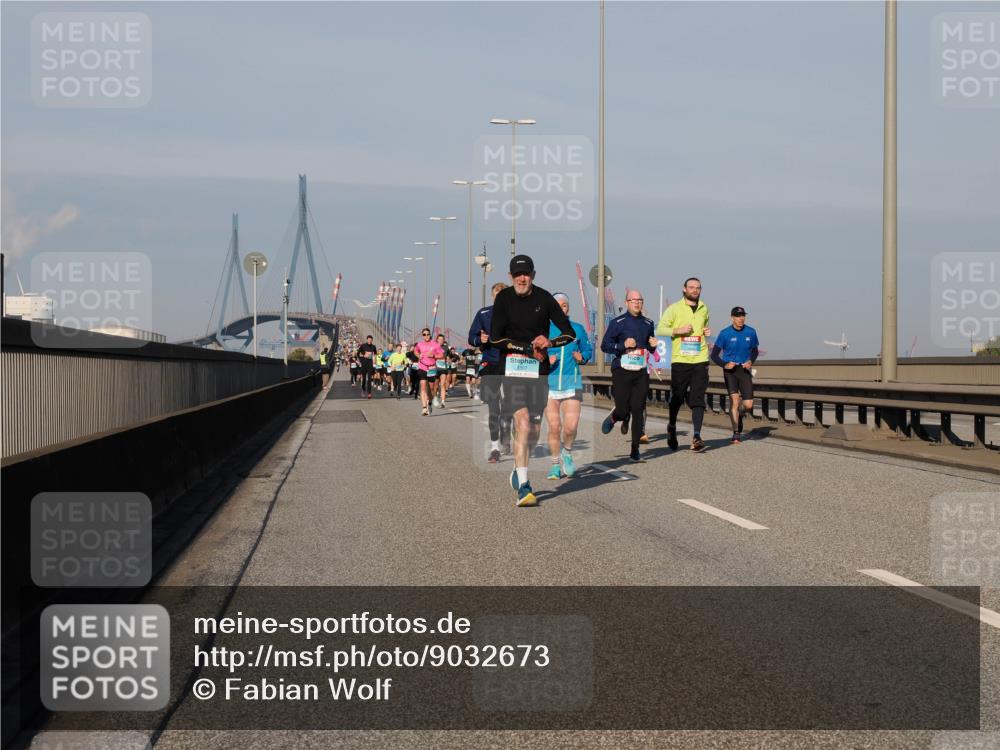 03.10.2025 - Köhlbrandbrückenlauf Fabian Wolf http://msf.ph/oto/9032673 03.10.2025 09:46:48 Position 3 3307 meine-sportfotos.de