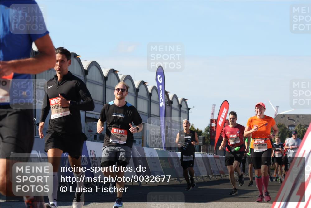 03.10.2025 - Köhlbrandbrückenlauf Luisa Fischer http://msf.ph/oto/9032677 03.10.2025 13:09:11 Ziel 4057, 4197, 4334, 4346, 4351, 4377, 4381, 4486, 4901, 5242, 5740, 5953, 6037, 6562, 6630, 6814, 6816 meine-sportfotos.de