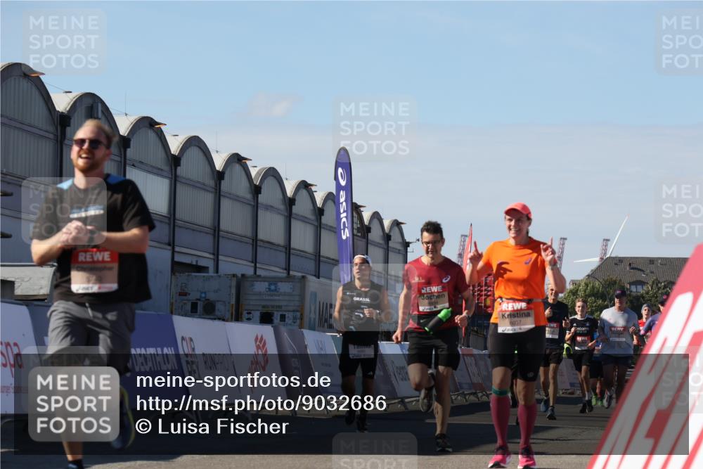 03.10.2025 - Köhlbrandbrückenlauf Luisa Fischer http://msf.ph/oto/9032686 03.10.2025 13:09:12 Ziel 4197, 4334, 4346, 4351, 4377, 4381, 4486, 4901, 5242, 5740, 5953, 6037, 6562, 6630, 6814, 6816 meine-sportfotos.de