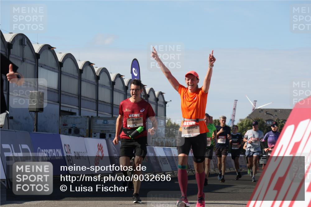 03.10.2025 - Köhlbrandbrückenlauf Luisa Fischer http://msf.ph/oto/9032696 03.10.2025 13:09:13 Ziel 4197, 4334, 4346, 4351, 4377, 4486, 4901, 5242, 5740, 5953, 6037, 6062, 6349, 6562, 6630, 6814, 6816 meine-sportfotos.de