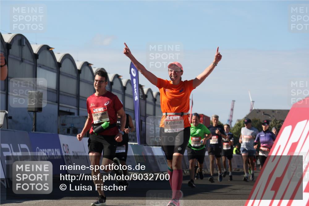 03.10.2025 - Köhlbrandbrückenlauf Luisa Fischer http://msf.ph/oto/9032700 03.10.2025 13:09:13 Ziel 4197, 4334, 4346, 4351, 4377, 4486, 4901, 5242, 5740, 5953, 6037, 6062, 6349, 6562, 6630, 6814, 6816 meine-sportfotos.de