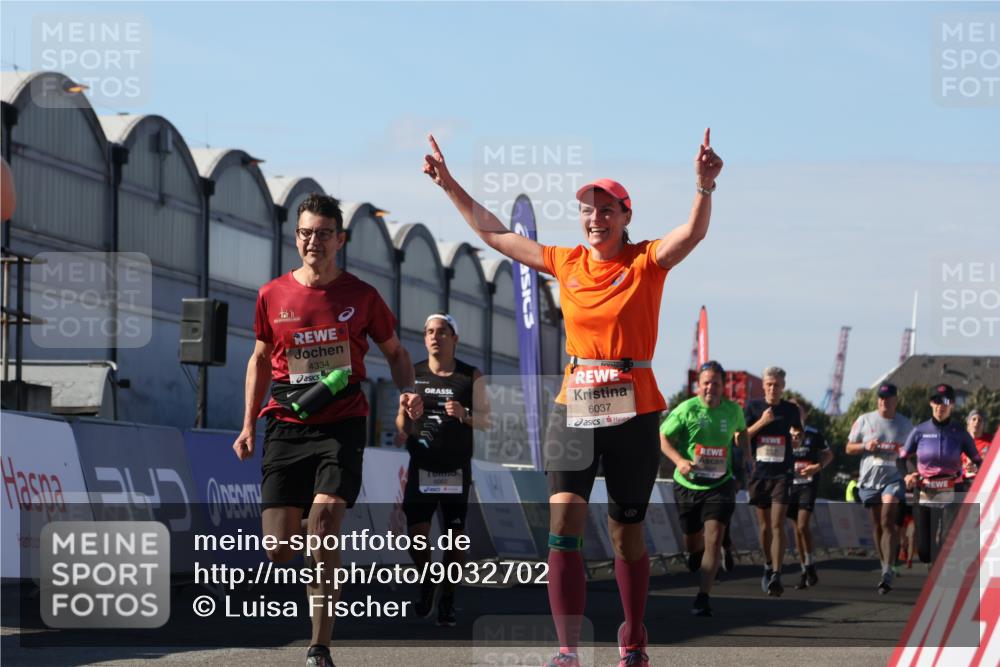 03.10.2025 - Köhlbrandbrückenlauf Luisa Fischer http://msf.ph/oto/9032702 03.10.2025 13:09:14 Ziel 4197, 4334, 4351, 4377, 4486, 4681, 4901, 5242, 5740, 5953, 6037, 6062, 6349, 6562, 6630, 6814, 6816 meine-sportfotos.de