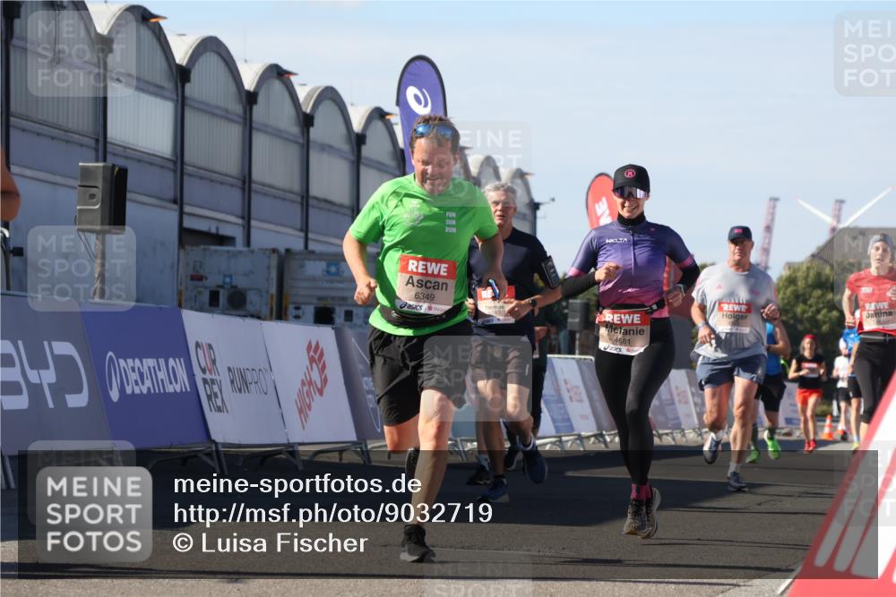 03.10.2025 - Köhlbrandbrückenlauf Luisa Fischer http://msf.ph/oto/9032719 03.10.2025 13:09:16 Ziel 4334, 4351, 4377, 4486, 4681, 4901, 5061, 5242, 5740, 5953, 6037, 6062, 6349, 6562, 6630, 6661, 6743, 6814, 6816 meine-sportfotos.de