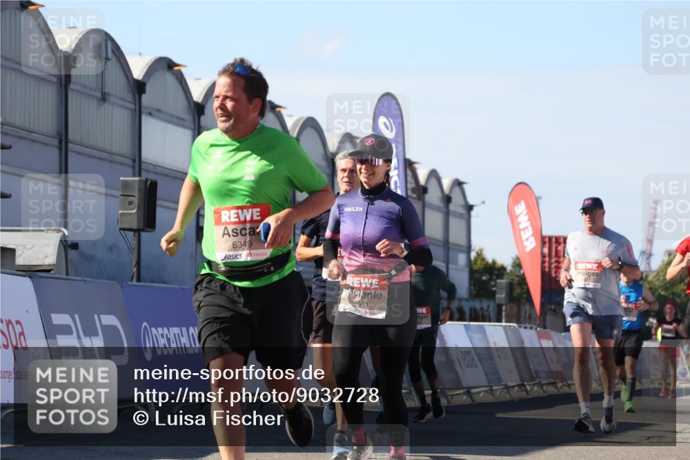 03.10.2025 - Köhlbrandbrückenlauf Luisa Fischer http://msf.ph/oto/9032728 03.10.2025 13:09:17 Ziel 4334, 4351, 4377, 4486, 4681, 4901, 5061, 5242, 5740, 5953, 6037, 6062, 6349, 6562, 6630, 6661, 6743, 6814, 6816 meine-sportfotos.de