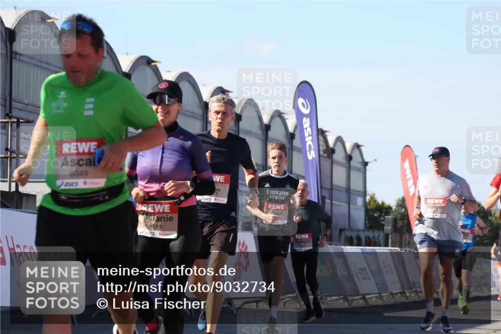 03.10.2025 - Köhlbrandbrückenlauf Luisa Fischer http://msf.ph/oto/9032734 03.10.2025 13:09:18 Ziel 4129, 4334, 4351, 4377, 4486, 4681, 4901, 5061, 5242, 5740, 6037, 6062, 6349, 6562, 6661, 6743, 6814, 6816 meine-sportfotos.de