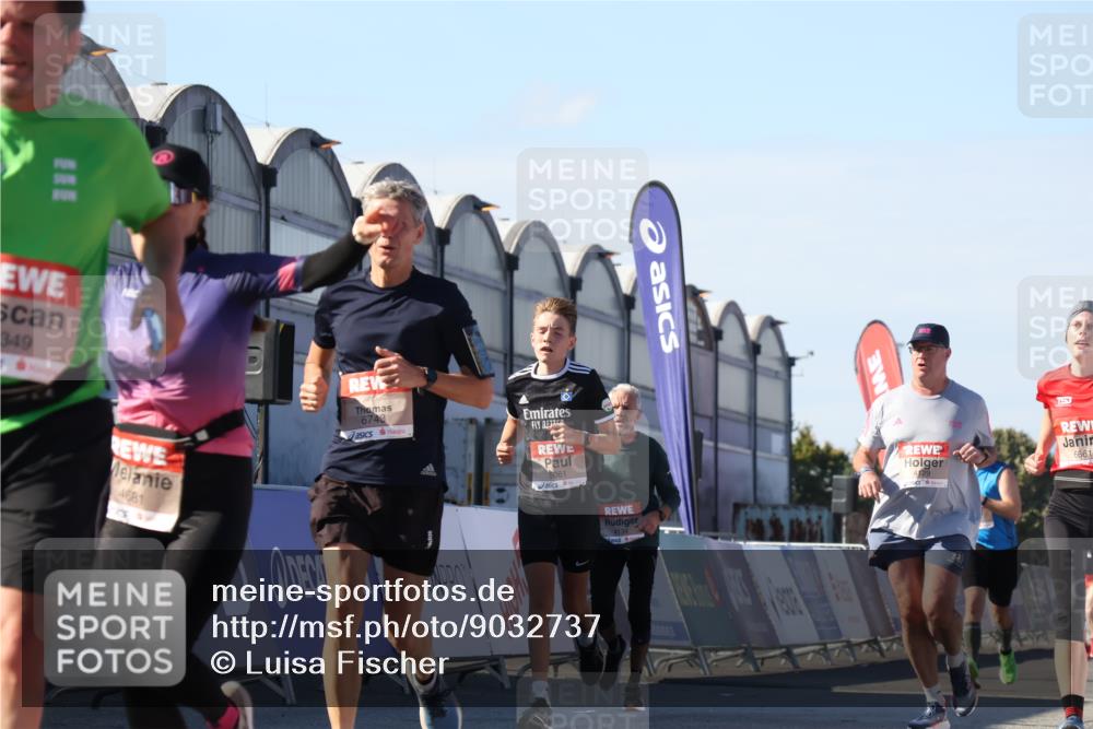 03.10.2025 - Köhlbrandbrückenlauf Luisa Fischer http://msf.ph/oto/9032737 03.10.2025 13:09:18 Ziel 4129, 4334, 4351, 4377, 4486, 4681, 4901, 5061, 5242, 5740, 6037, 6062, 6349, 6562, 6661, 6743, 6814, 6816 meine-sportfotos.de