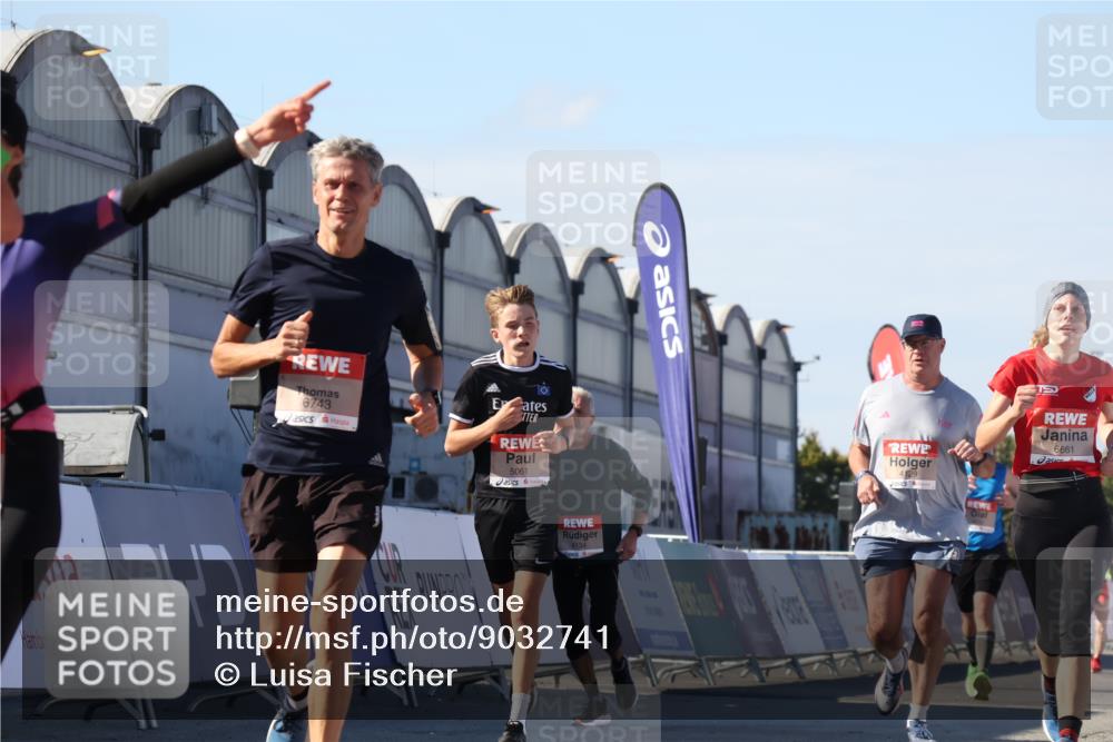 03.10.2025 - Köhlbrandbrückenlauf Luisa Fischer http://msf.ph/oto/9032741 03.10.2025 13:09:19 Ziel 4129, 4134, 4334, 4351, 4377, 4486, 4681, 4901, 5061, 5242, 5352, 5740, 6037, 6062, 6349, 6562, 6661, 6743, 6814, 6816 meine-sportfotos.de