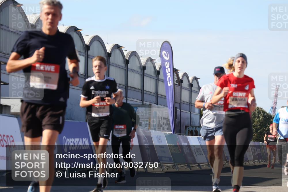 03.10.2025 - Köhlbrandbrückenlauf Luisa Fischer http://msf.ph/oto/9032750 03.10.2025 13:09:19 Ziel 4129, 4134, 4334, 4351, 4377, 4486, 4681, 4901, 5061, 5242, 5352, 5740, 6037, 6062, 6349, 6562, 6661, 6743, 6814, 6816 meine-sportfotos.de