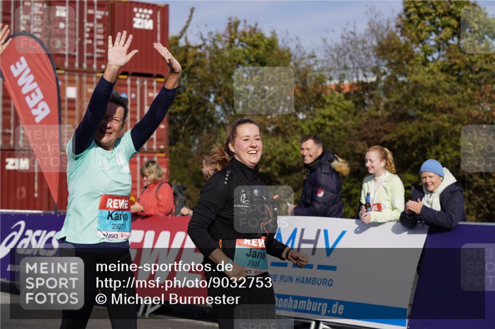 03.10.2025 - Köhlbrandbrückenlauf Michael Burmester http://msf.ph/oto/9032753 03.10.2025 10:40:13 Ziel  meine-sportfotos.de