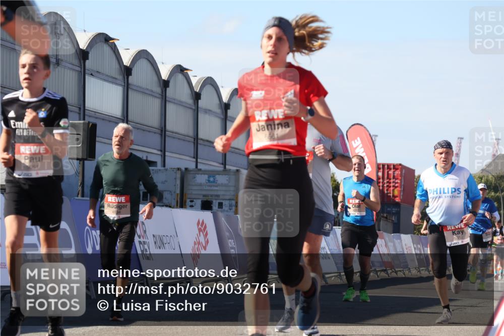 03.10.2025 - Köhlbrandbrückenlauf Luisa Fischer http://msf.ph/oto/9032761 03.10.2025 13:09:20 Ziel 4129, 4134, 4212, 4334, 4377, 4486, 4681, 4901, 5061, 5352, 5740, 6037, 6062, 6349, 6562, 6661, 6743 meine-sportfotos.de
