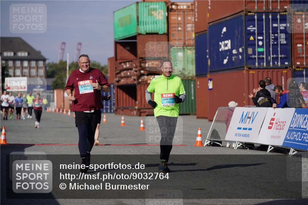 03.10.2025 - Köhlbrandbrückenlauf Michael Burmester http://msf.ph/oto/9032764 03.10.2025 10:40:23 Ziel 2480, 3349 meine-sportfotos.de