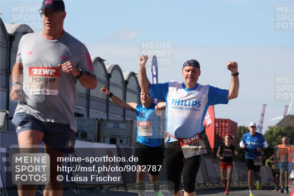 03.10.2025 - Köhlbrandbrückenlauf Luisa Fischer http://msf.ph/oto/9032787 03.10.2025 13:09:23 Ziel 4129, 4134, 4212, 4334, 4377, 4681, 5061, 5352, 5740, 6037, 6062, 6349, 6661, 6743 meine-sportfotos.de
