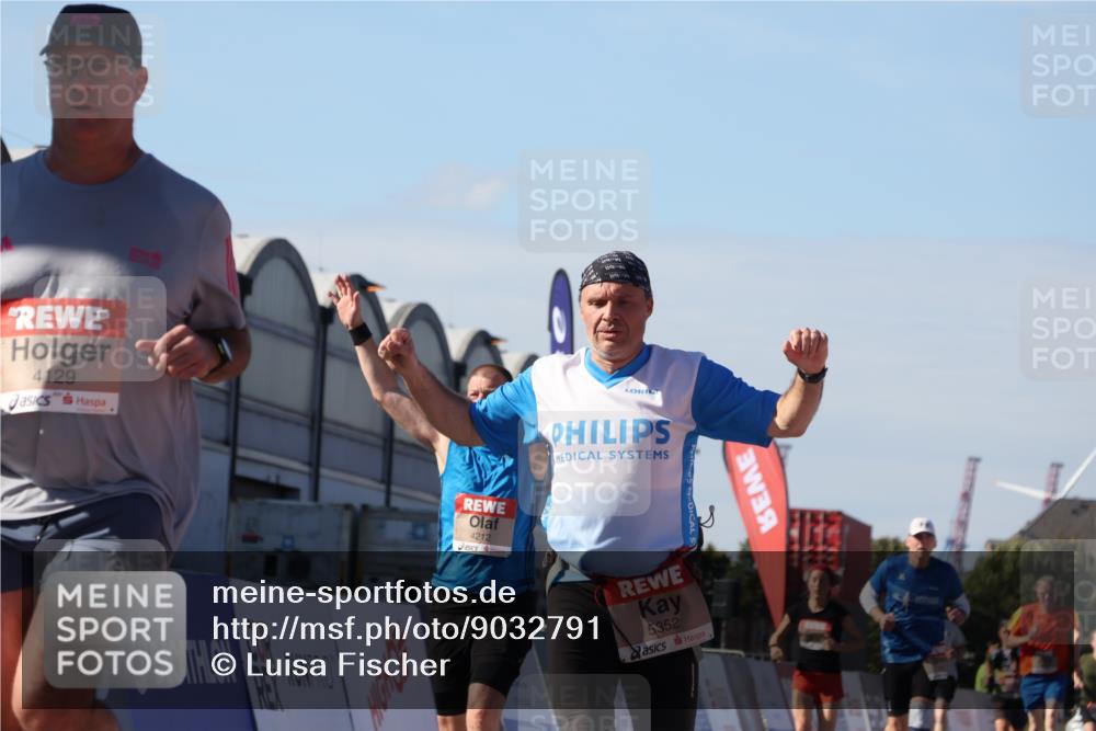 03.10.2025 - Köhlbrandbrückenlauf Luisa Fischer http://msf.ph/oto/9032791 03.10.2025 13:09:23 Ziel 4129, 4134, 4212, 4334, 4377, 4681, 5061, 5352, 5740, 6037, 6062, 6349, 6661, 6743 meine-sportfotos.de