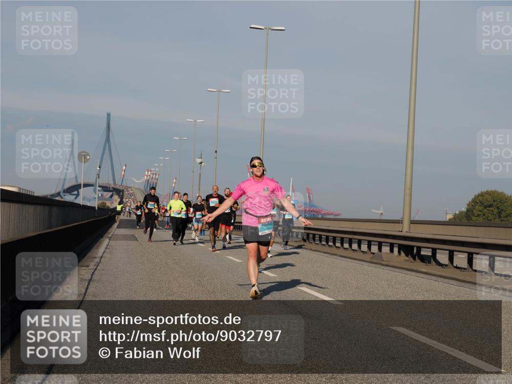 03.10.2025 - Köhlbrandbrückenlauf Fabian Wolf http://msf.ph/oto/9032797 03.10.2025 09:46:56 Position 3  meine-sportfotos.de