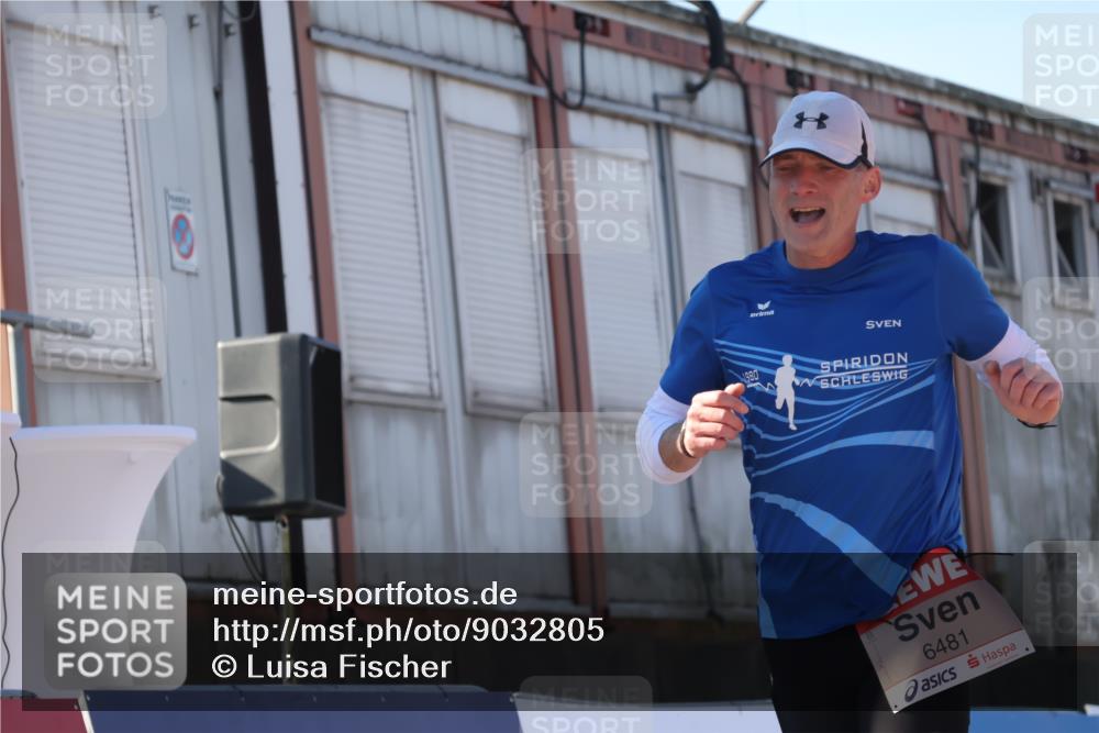 03.10.2025 - Köhlbrandbrückenlauf Luisa Fischer http://msf.ph/oto/9032805 03.10.2025 13:09:30 Ziel 4129, 4134, 4212, 4298, 4358, 4365, 4681, 5061, 5352, 5803, 5813, 5907, 6379, 6438, 6481, 6661, 6667, 6743 meine-sportfotos.de