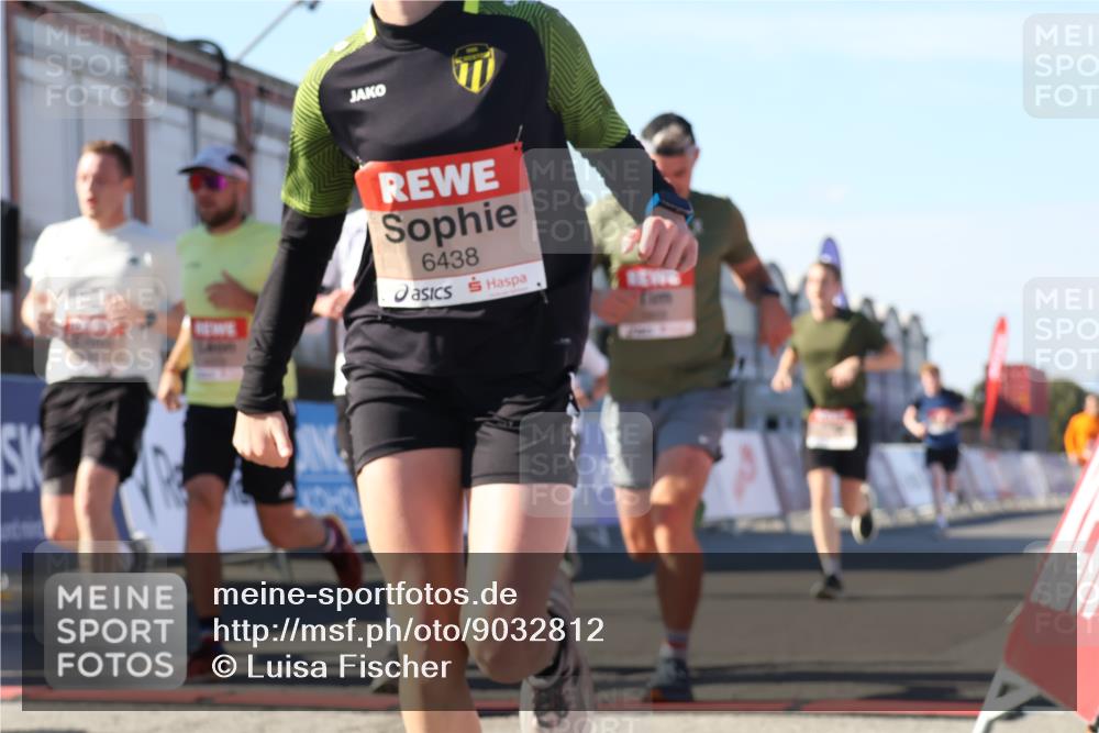 03.10.2025 - Köhlbrandbrückenlauf Luisa Fischer http://msf.ph/oto/9032812 03.10.2025 13:09:35 Ziel 4134, 4212, 4262, 4298, 4358, 4365, 4614, 5352, 5803, 5813, 5907, 6379, 6438, 6481, 6667, 6803 meine-sportfotos.de