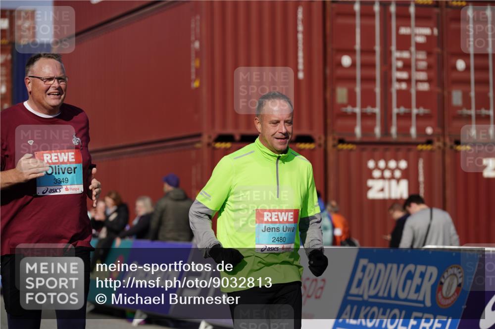 03.10.2025 - Köhlbrandbrückenlauf Michael Burmester http://msf.ph/oto/9032813 03.10.2025 10:40:29 Ziel 2480, 3319, 3349 meine-sportfotos.de