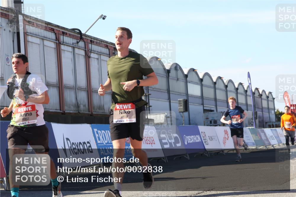 03.10.2025 - Köhlbrandbrückenlauf Luisa Fischer http://msf.ph/oto/9032838 03.10.2025 13:09:37 Ziel 4262, 4298, 4358, 4365, 4502, 4614, 5803, 5813, 5907, 6379, 6438, 6481, 6667, 6803 meine-sportfotos.de