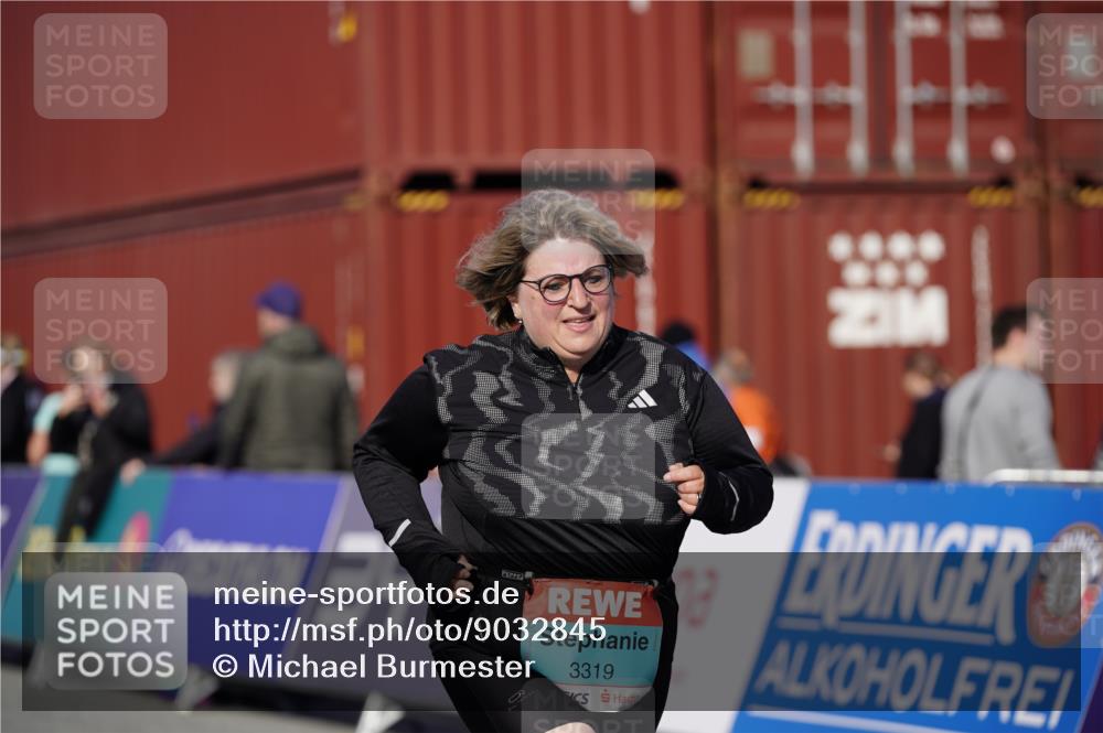03.10.2025 - Köhlbrandbrückenlauf Michael Burmester http://msf.ph/oto/9032845 03.10.2025 10:40:34 Ziel 3319 meine-sportfotos.de